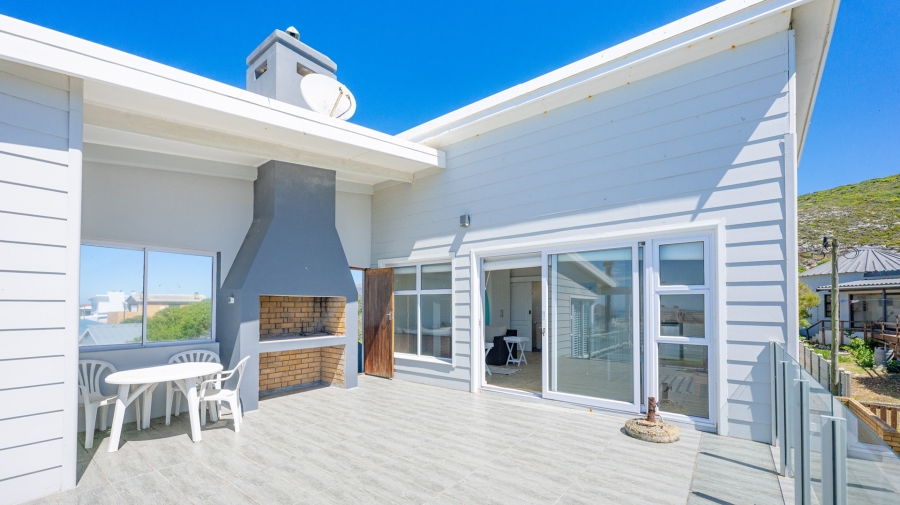 6 Bedroom Property for Sale in Agulhas Western Cape